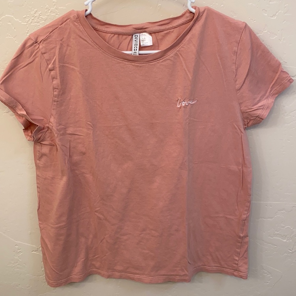 “Love” pink t-shirt